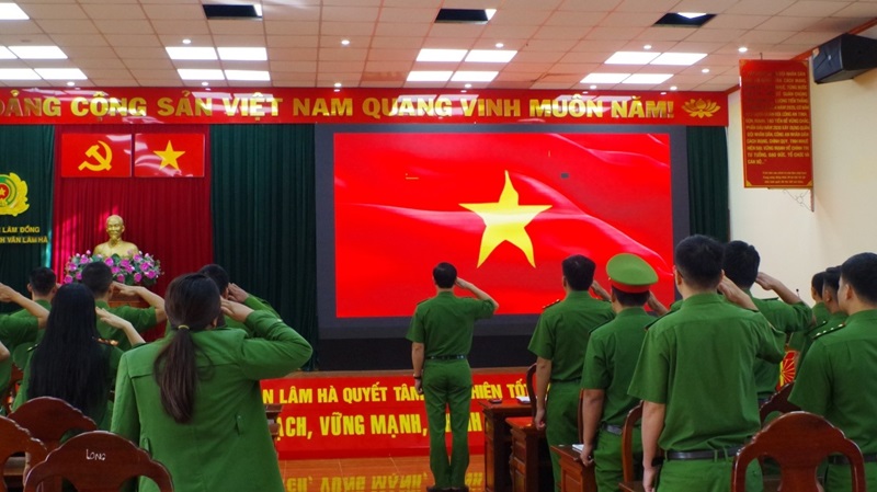 Công an xã Đinh Văn Lâm Hà tổ chức tập huấn điều lệnh, quân sự, võ thuật năm 2025